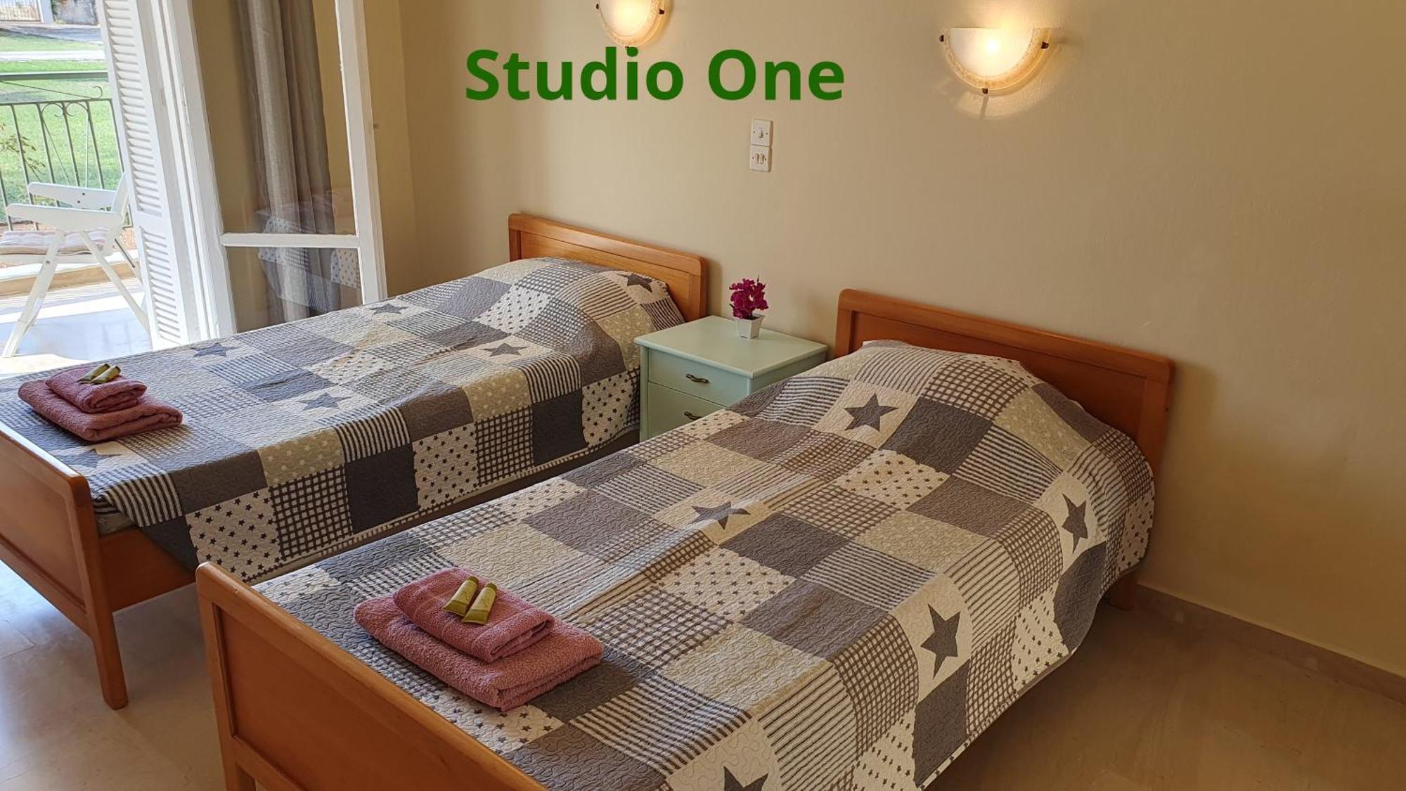 Kivotos Villa Studios Roda  Pokój zdjęcie